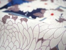 画像をギャラリービューアに読み込む, 浴衣セット レディース 白地菊尽くし 浴衣 ブルー地献上柄 帯 セット 単衣帯 変わり織生地 花火大会 夏祭り ビアガーデン 夏 お出かけ 和装 和服 レディースファッション 2023