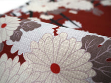 画像をギャラリービューアに読み込む, 浴衣セット レディース 渋赤地菊尽くし 浴衣 白・黒変わり市松 帯 セット 単衣帯 変わり織生地 花火大会 夏祭り ビアガーデン 夏 お出かけ 和装 和服 レディースファッション 2023