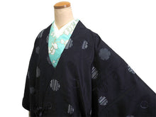 画像をギャラリービューアに読み込む, 雨コート 着物用 レインコート 道中衿 レディース 黒 流水地紋 雪輪 XL LLサイズ相当 携帯ポーチ付き 雨具 かっぱ  雨の日 ワンピースタイプ 一部式 撥水加工 和服 丈長 送料無料