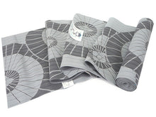 画像をギャラリービューアに読み込む, 竺仙 浴衣 夏着物 反物 単品 注染 綿 かげろうゆかた ライトグレー地 源氏車 柄 レディース 女性 大人 ゆかた 古典 上品 ブランド 老舗 ちくせん 日本製 和装 和服 送料無料