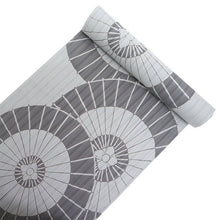 画像をギャラリービューアに読み込む, 竺仙 浴衣 夏着物 反物 単品 注染 綿 かげろうゆかた ライトグレー地 源氏車 柄 レディース 女性 大人 ゆかた 古典 上品 ブランド 老舗 ちくせん 日本製 和装 和服 送料無料