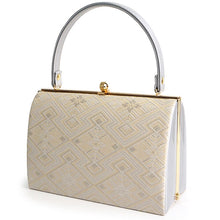 画像をギャラリービューアに読み込む, 草履バッグセット 礼装 留袖用 アイボリー 入り子菱柄 ハンドバッグ シルバー フリー サイズ 正絹 佐賀錦 フォーマル 訪問着 色無地 和装小物 草履 バッグ セット 結婚式 披露宴 園遊会 卒業式 入学式 女性 レディース 日本製