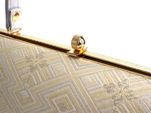 画像をギャラリービューアに読み込む, 草履バッグセット 礼装 留袖用 アイボリー 入り子菱柄 ハンドバッグ シルバー フリー サイズ 正絹 佐賀錦 フォーマル 訪問着 色無地 和装小物 草履 バッグ セット 結婚式 披露宴 園遊会 卒業式 入学式 女性 レディース 日本製
