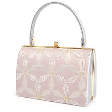 画像をギャラリービューアに読み込む, 草履バッグセット 礼装 留袖用 渋ピンク 花繋ぎ柄 長方形 ハンドバッグ シルバー フリー サイズ 正絹 佐賀錦 フォーマル 訪問着 色無地 和装小物 草履 バッグ セット 結婚式 披露宴 園遊会 卒業式 入学式 女性 レディース 日本製