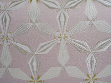 画像をギャラリービューアに読み込む, 草履バッグセット 礼装 留袖用 渋ピンク 花繋ぎ柄 長方形 ハンドバッグ シルバー フリー サイズ 正絹 佐賀錦 フォーマル 訪問着 色無地 和装小物 草履 バッグ セット 結婚式 披露宴 園遊会 卒業式 入学式 女性 レディース 日本製