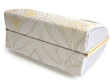 画像をギャラリービューアに読み込む, 草履バッグセット 礼装 留袖用 白地 ゴールド 花七宝柄 ハンドバッグ シルバー フリー サイズ 正絹 佐賀錦 フォーマル 訪問着 色無地 和装小物 草履 バッグ セット 結婚式 披露宴 園遊会 卒業式 入学式 女性 レディース 日本製