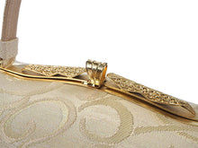 画像をギャラリービューアに読み込む, 草履バッグセット 礼装 留袖用 ライトゴールド地 唐草柄 ハンドバッグ ゴールド Mサイズ 正絹 西陣織 紗織 パールトーン 撥水加工 消臭 抗菌 フォーマル 訪問着 色無地 和装小物 草履 バッグ セット 結婚式 披露宴 園遊会 卒業式 入学式 女性 レディース 日本製