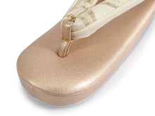 画像をギャラリービューアに読み込む, 草履バッグセット 礼装 留袖用 ライトゴールド地 唐草柄 ハンドバッグ ゴールド Mサイズ 正絹 西陣織 紗織 パールトーン 撥水加工 消臭 抗菌 フォーマル 訪問着 色無地 和装小物 草履 バッグ セット 結婚式 披露宴 園遊会 卒業式 入学式 女性 レディース 日本製