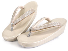 画像をギャラリービューアに読み込む, 草履バッグセット 礼装 留袖用 アイボリー地 立涌 華紋柄 ハンドバッグ フリー サイズ 正絹 西陣織 フォーマル 訪問着 色無地 和装小物 草履 バッグ セット 結婚式 披露宴 園遊会 卒業式 入学式 女性 レディース 日本製