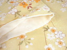 画像をギャラリービューアに読み込む, 洗えるきもの2点福袋 2024福袋 クリーム地 枝垂れ桜柄 Mサイズ Lサイズ 着物 桜 刺繍足袋 1,000円offクーポン付き 家で洗える ストレッチ足袋 セット 和装小物 和服 着物 新春 福袋