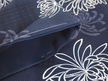 画像をギャラリービューアに読み込む, 洗えるきもの2点福袋 2024福袋 ネイビー地 菊柄 Mサイズ 着物 刺繍足袋 1,000円offクーポン付き 家で洗える ストレッチ足袋 セット 和装小物 和服 着物 新春 福袋