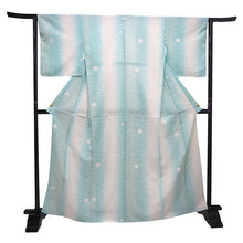 画像をギャラリービューアに読み込む, 洗えるきもの2点福袋 2024福袋 ライトブルー地 露芝柄 縞 Mサイズ 着物 刺繍足袋 1,000円offクーポン付き 家で洗える ストレッチ足袋 セット 和装小物 和服 着物 新春 福袋