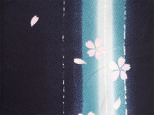 画像をギャラリービューアに読み込む, 洗えるきもの2点福袋 2024福袋 ネイビー地 桜柄 縞 Mサイズ 着物 刺繍足袋 1,000円offクーポン付き 家で洗える ストレッチ足袋 セット 和装小物 和服 着物 新春 福袋