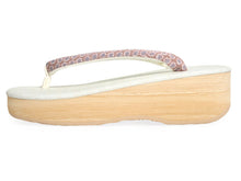 画像をギャラリービューアに読み込む, カレンブロッソ 草履 単品 Mサイズ 薄緑 台 赤地 小花柄 鼻緒 レディース カフェ草履 菱屋 Calen Blosso 履きやすい ゾウリ カフェぞうり 女性用 カジュアル 日本製 履物 着物 きもの 和装小物