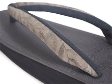 画像をギャラリービューアに読み込む, カレンブロッソ 草履 単品 Mサイズ 濃グレー 台 カーキグリーン地 リーフ柄 鼻緒 レディース カフェ草履 菱屋 Calen Blosso 履きやすい ゾウリ カフェぞうり 女性用 カジュアル 日本製 履物 着物 きもの 和装小物