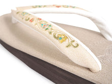 画像をギャラリービューアに読み込む, 草履 カレンブロッソ Lサイズ ベージュ 台 ライトベージュ 花唐草柄 岡重 鼻緒 足が痛くなりにくい 歩きやすい レディース 女性 着物 和装 Calen Blosso