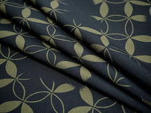 画像をギャラリービューアに読み込む, 洗える 着物 反物 単品 メンズ 黒地×カーキグリーン かすれ七宝柄 男性女性兼用柄 粋 レディース 女性 小紋 和装 和服 袷 単衣 きもの 羽織 コート