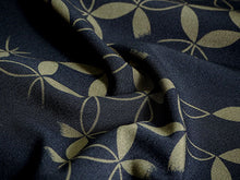 画像をギャラリービューアに読み込む, 洗える 着物 反物 単品 メンズ 黒地×カーキグリーン かすれ七宝柄 男性女性兼用柄 粋 レディース 女性 小紋 和装 和服 袷 単衣 きもの 羽織 コート