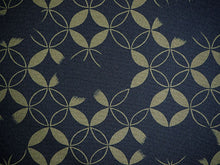 画像をギャラリービューアに読み込む, 洗える 着物 反物 単品 メンズ 黒地×カーキグリーン かすれ七宝柄 男性女性兼用柄 粋 レディース 女性 小紋 和装 和服 袷 単衣 きもの 羽織 コート