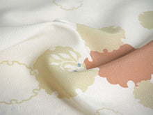 画像をギャラリービューアに読み込む, 洗える 着物 反物 単品 レディース クリーム色地 雪輪に南天柄 永楽屋 女性 小紋 和装 和服 袷 単衣 きもの 羽織 コート