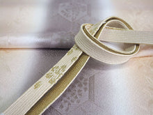 画像をギャラリービューアに読み込む, 帯揚げ 帯締め セット 正絹 薄オレンジ色×グレージュ 亀甲 唐草 クリーム色×ゴールド 帯締 高麗 平打ち 訪問着 付け下げ 色無地 フォーマル お出かけ 和装小物 着付け小物 着物 和服 和装 レディース 女性
