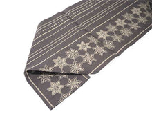 画像をギャラリービューアに読み込む, コーディネート済 袷着物4点セット(着物・名古屋帯・帯揚げ・帯締め) 自宅で洗濯OK L 紺地菊柄きもの チャコールグレー地花柄帯 コーディネートが不安な方に