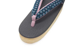 画像をギャラリービューアに読み込む, カレンブロッソ 草履 単品 Sサイズ チャコールグレー地 台 ピンク地 紺 花 鼻緒 レディース 軽い!歩きやすい!オシャレと人気のカフェ草履 安心の日本製