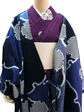 画像をギャラリービューアに読み込む, 雨コート 一部式 道中着衿 ブルー 雪輪 XLサイズ すぐに着られる仕立て上がり 持ち運びに便利なポーチ付き 洗えるポリエステル
