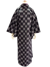 画像をギャラリービューアに読み込む, 雨コート 一部式 道中着衿 ブラック ドット ぼかし 縞 Mサイズ Sサイズ すぐに着られる仕立て上がり 持ち運びに便利なポーチ付き 洗えるポリエステル
