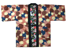画像をギャラリービューアに読み込む, はんてん レディース 半纏 リバーシブル 黒 ピンク 鶴 花 麻の葉 フリーサイズ リバーシブル 軽くて暖かい 部屋着やお散歩に 防寒・節電に
