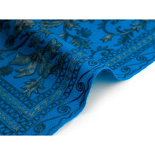画像をギャラリービューアに読み込む, カシミール刺繍ストール 大判 ブルー グレー 更紗 ウール エスニックな花柄刺繍 秋冬にサッと羽織れる軽くて暖かいショール 和装にも洋装にも
