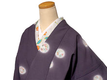 画像をギャラリービューアに読み込む, 雨コート 一部式 道中着衿 パープル グレー 花 丸紋 Lサイズ すぐに着られるお仕立て上がり 持ち運びに便利なポーチ付き 洗えるポリエステル
