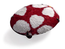 画像をギャラリービューアに読み込む, 帯留 絹 レッド さくら ラメ オーバル 絹帯地で作ったくるみボタン風の素朴かわいい帯どめ 四分紐にも通せる大きめサイズ
