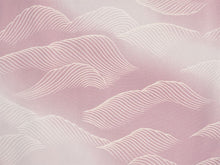 画像をギャラリービューアに読み込む, 洗える着物 袷 小紋 Lサイズ 仕立て上がり テイジン素材 単品 ピンク 波 ぼかし レディース 品よい縮緬地のお洒落な小紋
