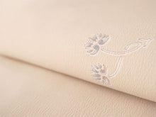 画像をギャラリービューアに読み込む, 洗える着物 袷 小紋 Lサイズ 仕立て上がり テイジン素材 単品 ベージュ 双葉 葵 レディース 品よい縮緬地のお洒落な小紋
