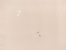 画像をギャラリービューアに読み込む, 洗える着物 袷 小紋 Lサイズ 仕立て上がり テイジン素材 単品 ベージュ 双葉 葵 レディース 品よい縮緬地のお洒落な小紋
