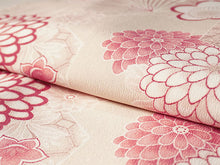 画像をギャラリービューアに読み込む, 洗える着物 袷 小紋 Lサイズ 仕立て上がり 単品 ベージュ ピンク 菊 レディース 品よい縮緬地のお洒落な小紋
