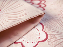 画像をギャラリービューアに読み込む, 洗える着物 袷 小紋 Lサイズ 仕立て上がり 単品 ベージュ ピンク 菊 レディース 品よい縮緬地のお洒落な小紋
