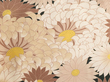 画像をギャラリービューアに読み込む, 洗える着物 袷 小紋 Lサイズ 仕立て上がり 単品 深緑 ベージュ 菊 レディース 品よい縮緬地のお洒落な小紋
