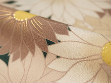 画像をギャラリービューアに読み込む, 洗える着物 袷 小紋 Lサイズ 仕立て上がり 単品 深緑 ベージュ 菊 レディース 品よい縮緬地のお洒落な小紋
