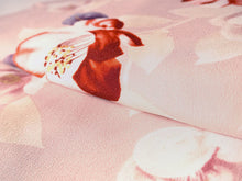 画像をギャラリービューアに読み込む, 洗える着物 袷 小紋 Lサイズ 仕立て上がり 単品 ピンク 椿 レディース 品よい縮緬地のお洒落な小紋
