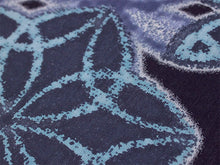 画像をギャラリービューアに読み込む, 浴衣 反物 知多木綿 お仕立て付き ネイビー 花 七宝 手染め 日本製 自分サイズにお誂え
