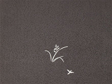 画像をギャラリービューアに読み込む, 帯揚げ帯締めセット 正絹 カジュアル向き 丸組 チャコールグレー霰地紋 鳥に草花おびあげ×薄茶おびじめ レディース
