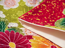 画像をギャラリービューアに読み込む, 【中古】振袖 正絹 美品 グリーン 牡丹 菊 桜 刺繍 成人式や卒業式に、晴れやかな正絹の振袖をお得な中古で。 自分だけの晴れ姿
