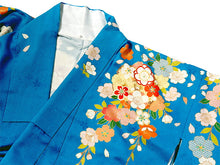 画像をギャラリービューアに読み込む, 【中古】振袖 正絹 美品 ターコイズ 花 梅 桜 牡丹 菊 波 成人式や卒業式に、晴れやかな正絹の振袖をお得な中古で。 自分だけの晴れ姿
